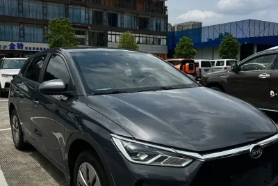 BYD E2