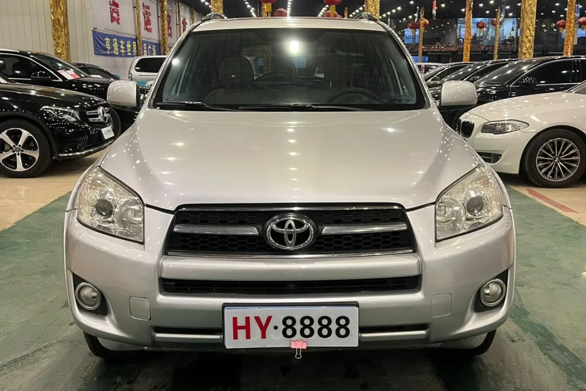 TOYOTA RAVA 4
