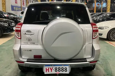 TOYOTA RAVA 4