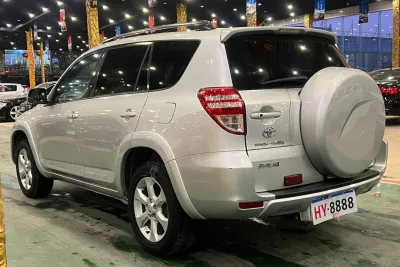 TOYOTA RAVA 4