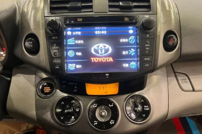 TOYOTA RAVA 4