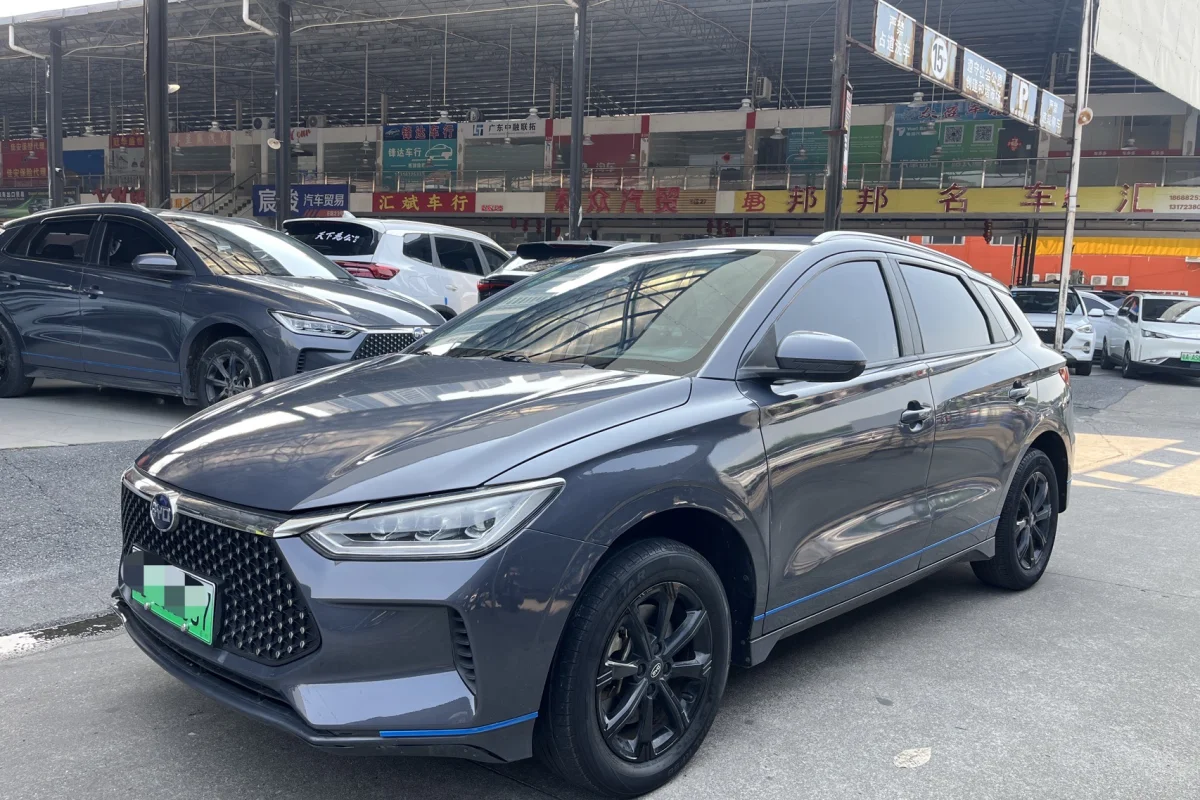 BYD e2 Luxury Edition