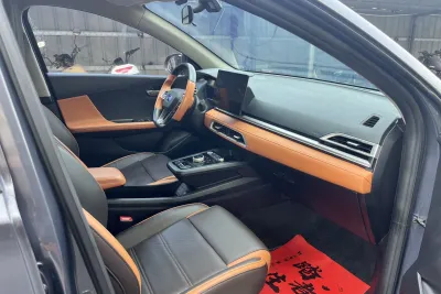 BYD e2 Luxury Edition
